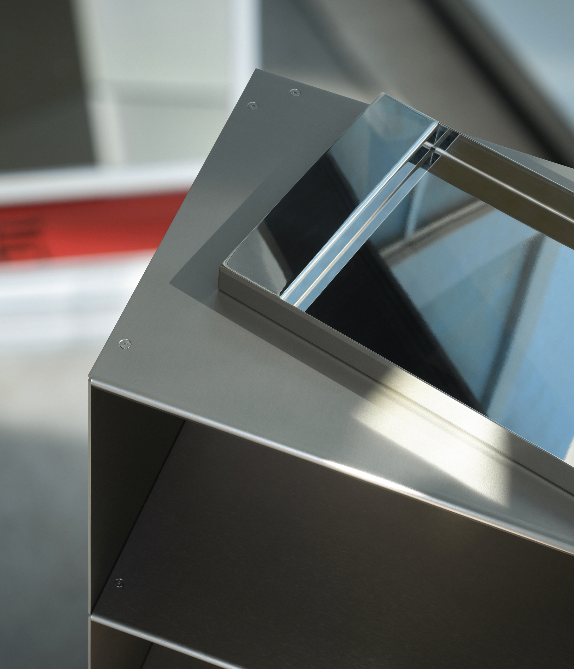 M85 stainless steel tray with mirror polish standing on M5 modular shelves seen from above