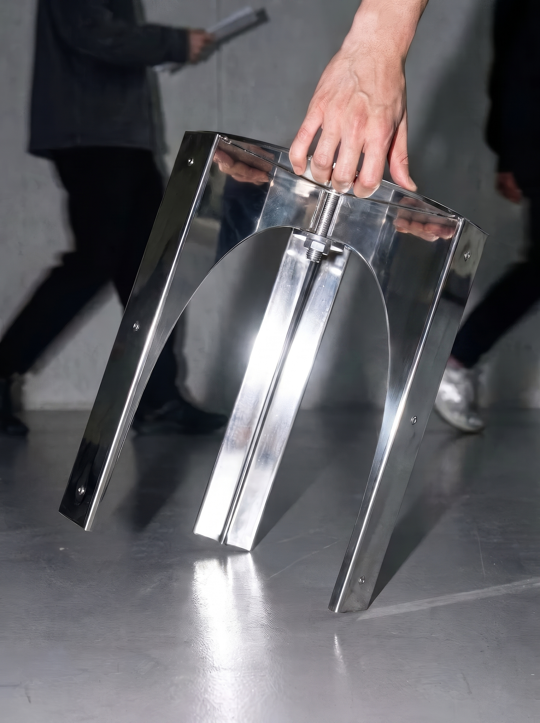 _012 UFO sculptural object | Mirror stainless steel