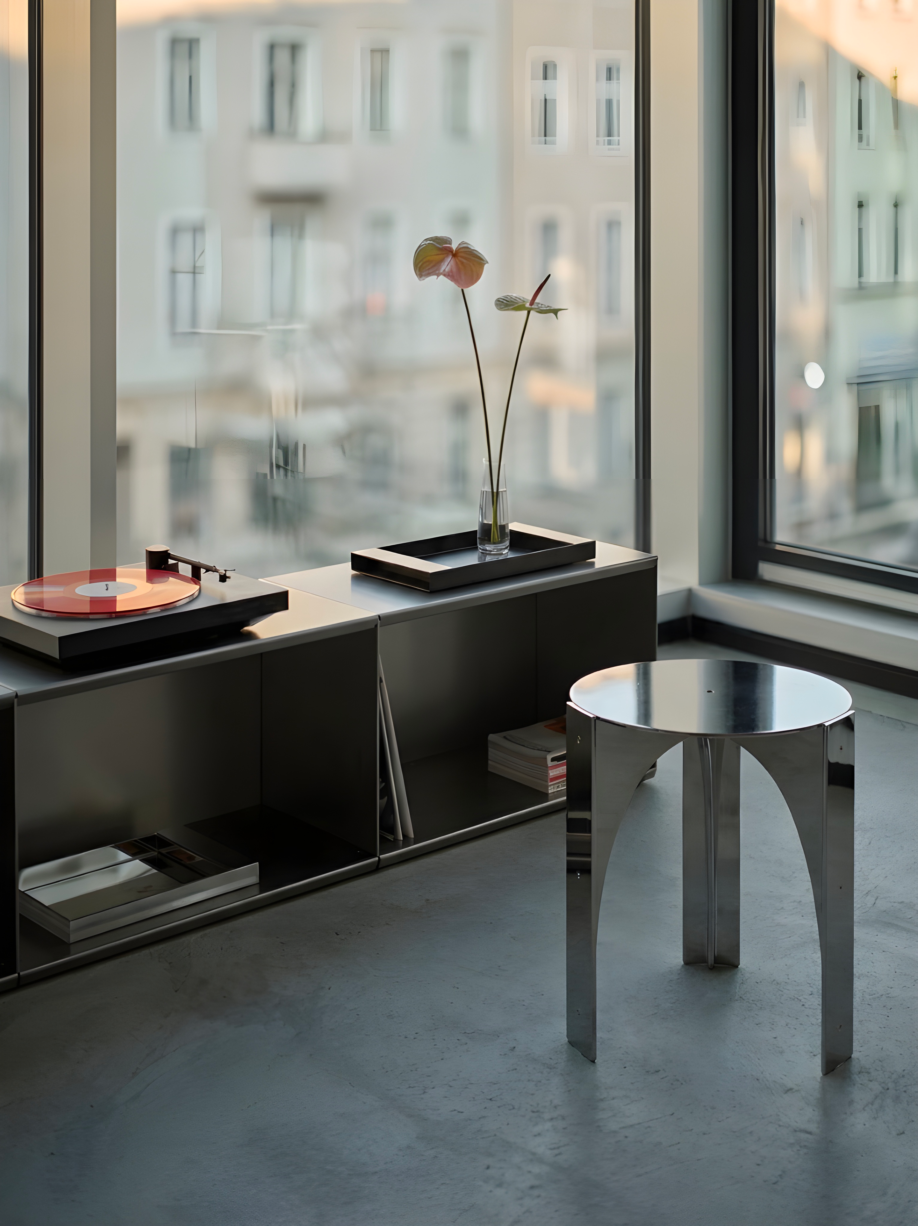 _0012 UFO stool | Mirror stainless steel